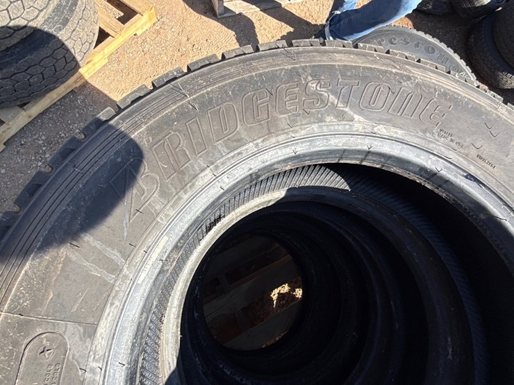 #6976-•-(5)-commercial-truck-tires-image-6
