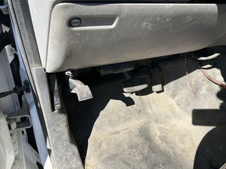 1999-ford-f350-image-26