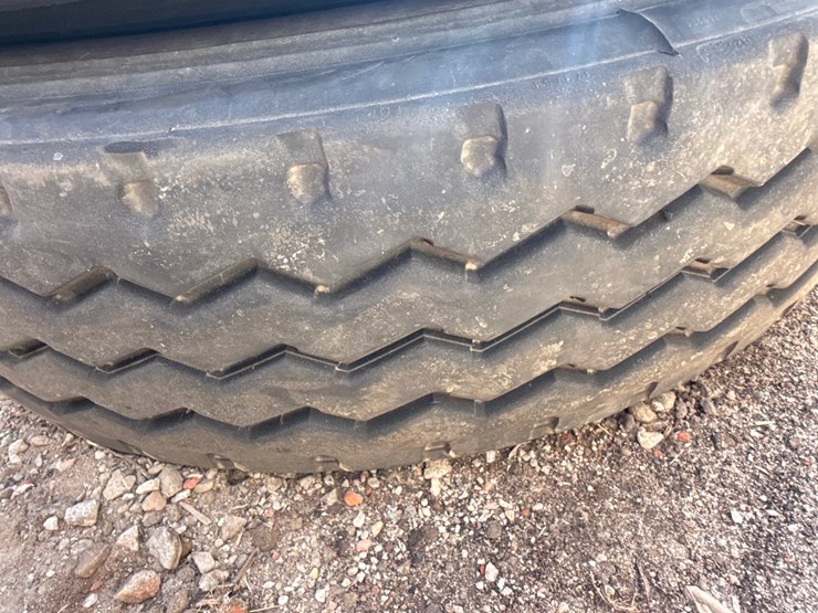 #6977-•-(2)-goodyear-marathon-lht-11r22.5-commercial-truck-tires-image-7