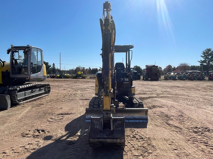 #1900-•-yanmar-vio-35-mini-backhoe-image-2