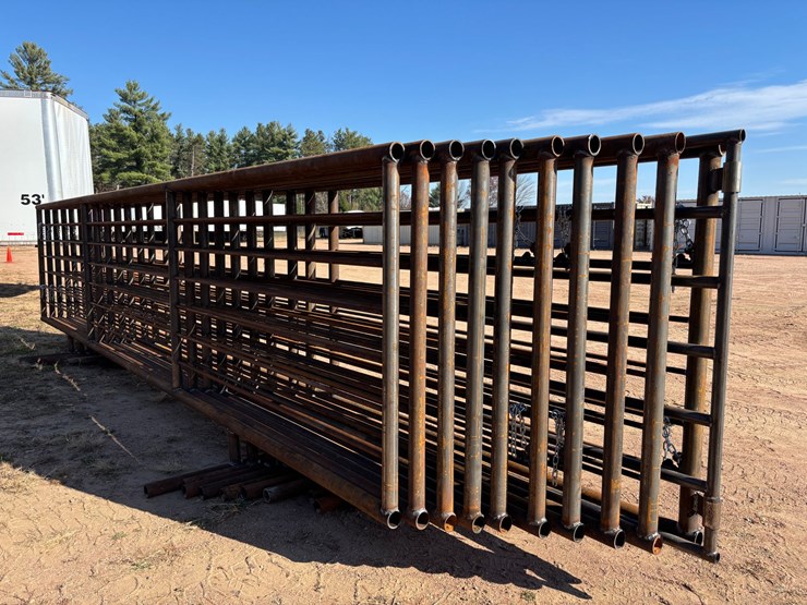 #3800-•-(10)-24'-steel-free-standing-panels-image-3