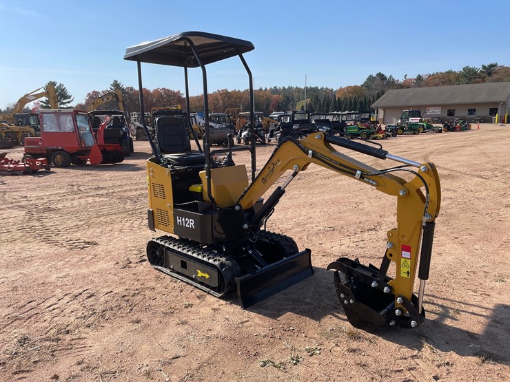 #3247-•-2026-agt-h15r-mini-crawler-excavator-image-3
