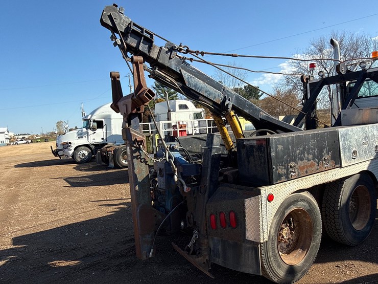 #6908-•-1985-tandem-axle-wrecker-tow-truck-(has-wi-title)-image-30