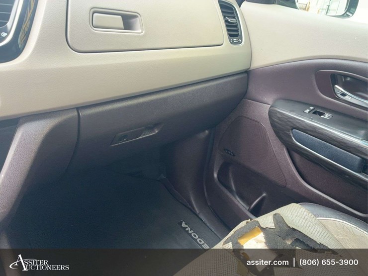 2017-kia-sedona-image-20