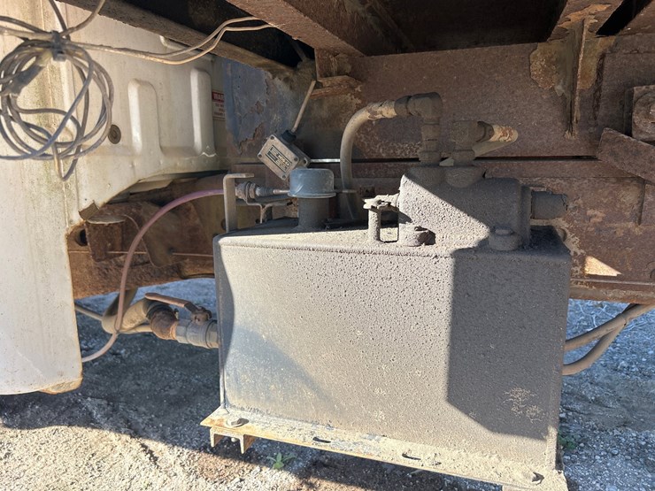 #6935-•-2000-ford-f-550-super-duty-stake-bed-dump-truck-(has-wi-title)-image-38