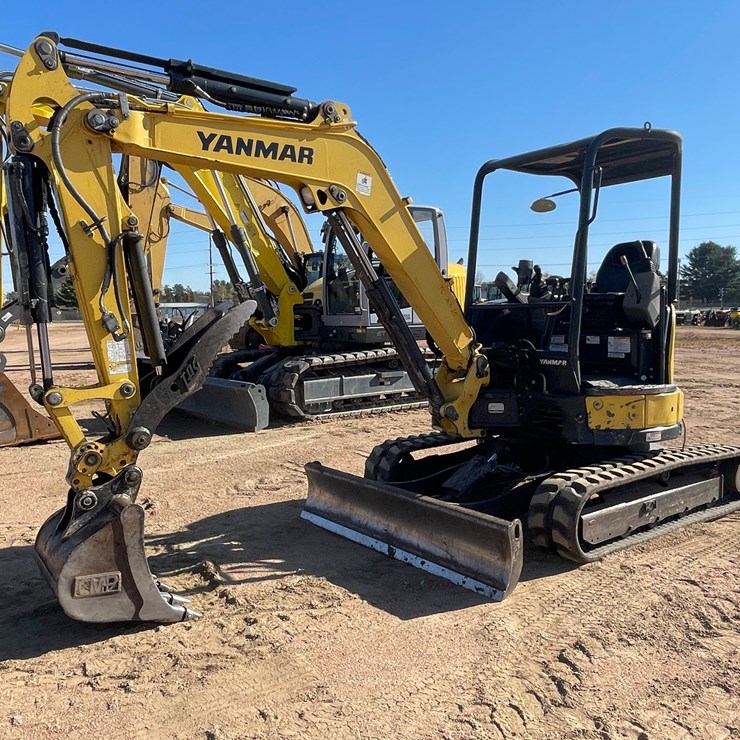 #1900 • Yanmar Vio 35 Mini Backhoe