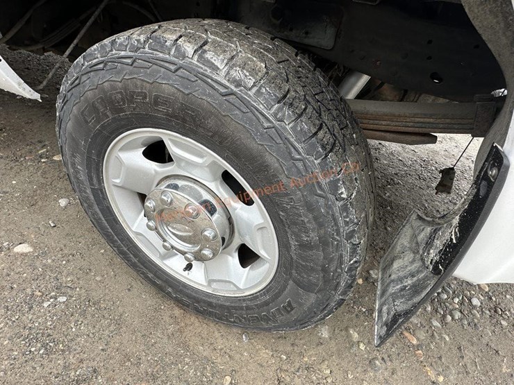 2010-ford-f-250-super-duty-4x4-pickup-image-28