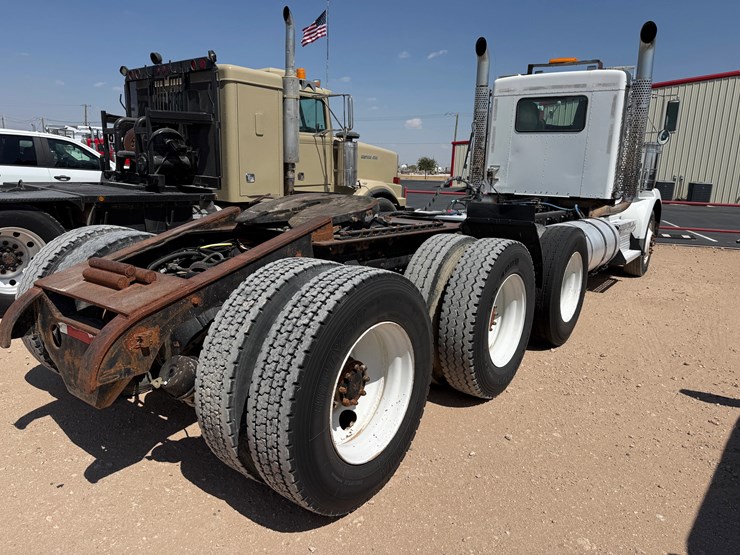 2009-kenworth-t800-image-7