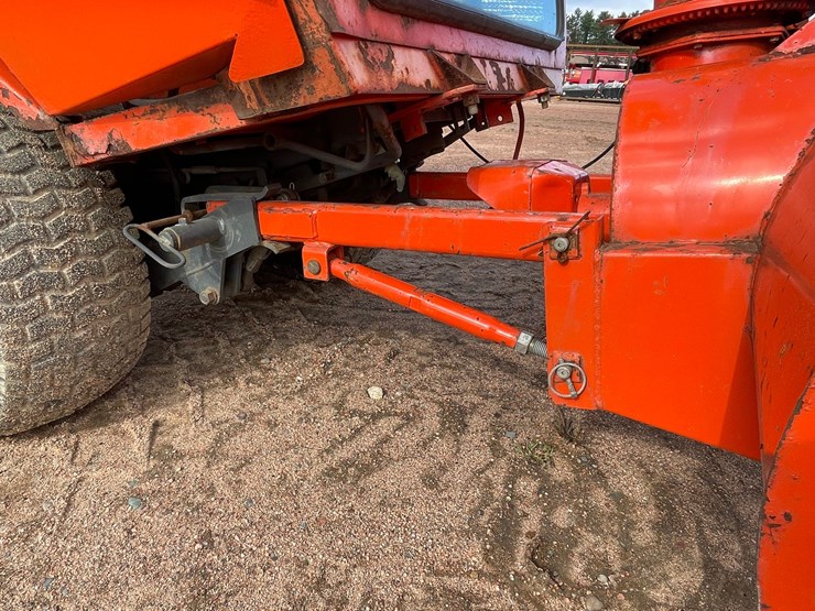 #1019-•-kubota-f2400-4wd-tractor-with-attachments-image-44