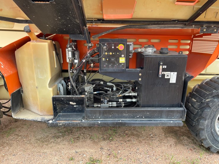 #1859-•-2015-jlg-4394rt-4x4-scissor-lift-image-32