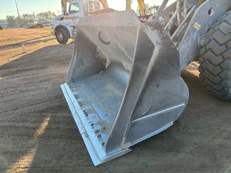 #1884-•-1998-volvo-l120c-wheel-loader-image-7