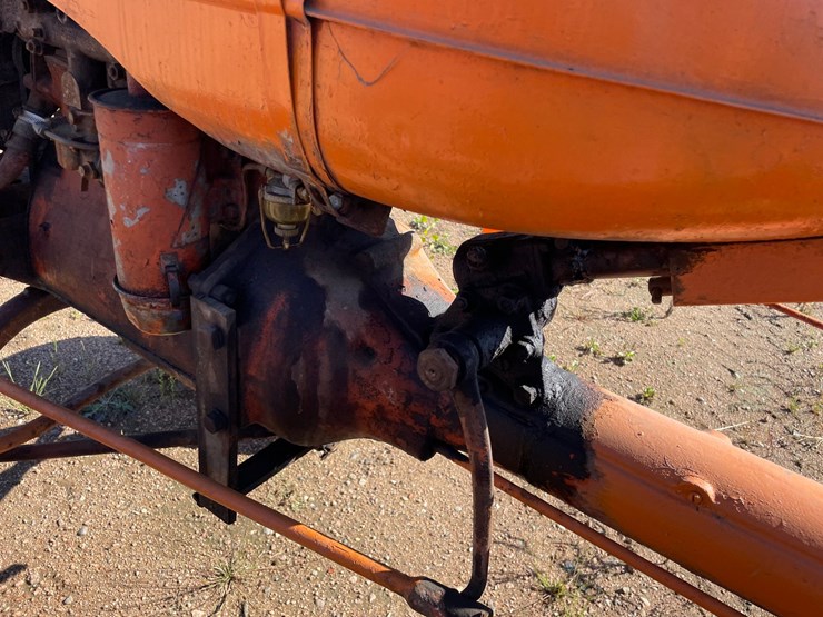 #1950-•-allis-chalmers-b-wide-tractor-image-26