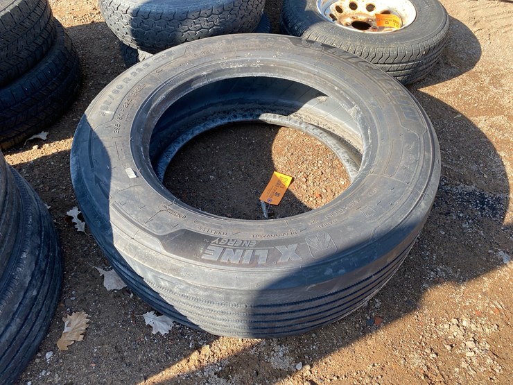 #6973-•-(1)-michelin-x-line-energy-295/60-r-22.5-commercial-truck-tire-image-1