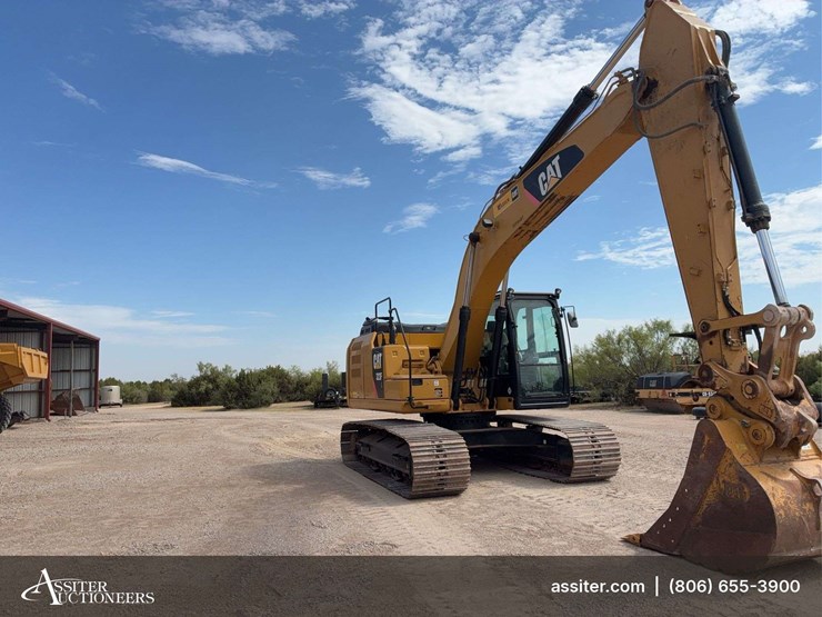 2017-caterpillar-323-image-2