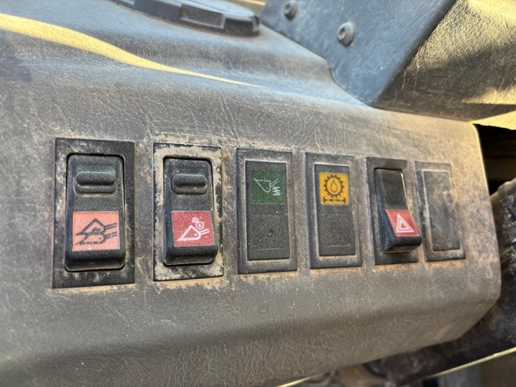 #1884-•-1998-volvo-l120c-wheel-loader-image-27