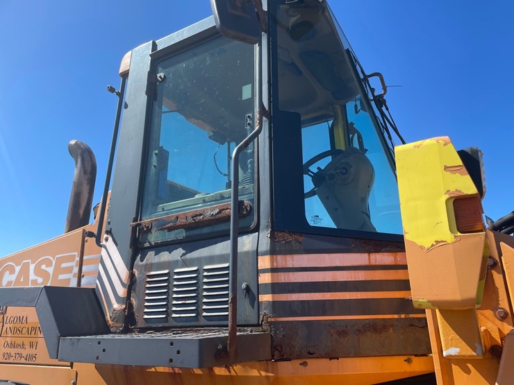 #1748-•-2001-case-721c-wheel-loader-image-17