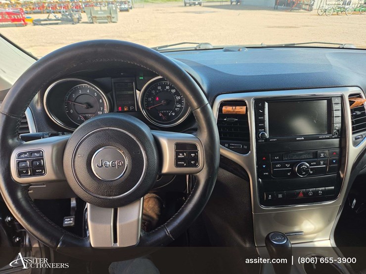 2013-jeep-grand-cherokee-laredo-image-16