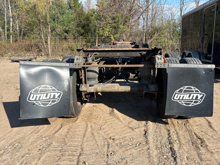 #6919-•-tandem-axle-trailer-slider-subframe-assembly-image-3