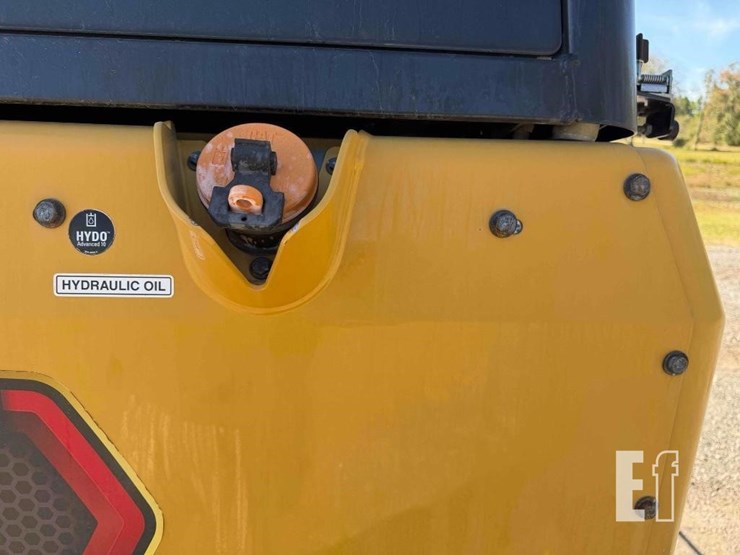 2020-caterpillar-d1-image-20