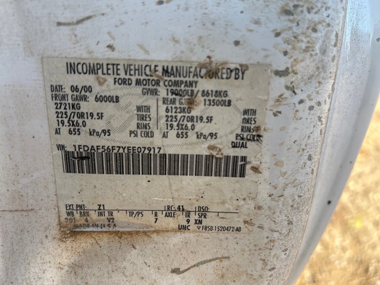 #6935-•-2000-ford-f-550-super-duty-stake-bed-dump-truck-(has-wi-title)-image-8