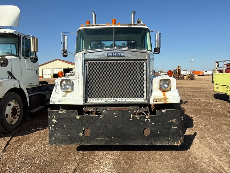 #6908-•-1985-tandem-axle-wrecker-tow-truck-(has-wi-title)-image-2