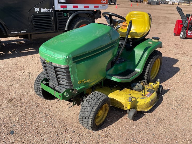 #1010-•-john-deere-gt245-riding-lawn-mower-image-11