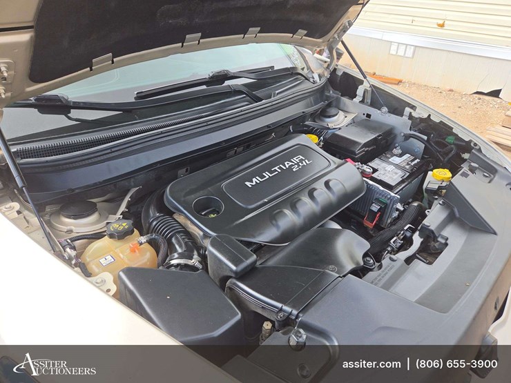 2015-jeep-cherokee-image-17