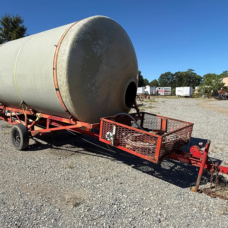 8’ DIA X 13’L 110 BBL FIBERGLASS STORAGE TANK ON S/A BUMPER PULL TRAILER