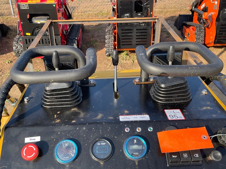 #3239-•-agt-mx-crt23-compact-track-loader-image-19