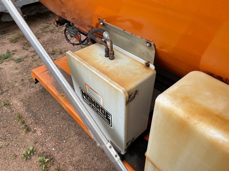 #3729-•-16'-salter-and-sand-box-with-conveyor-bottom-image-15