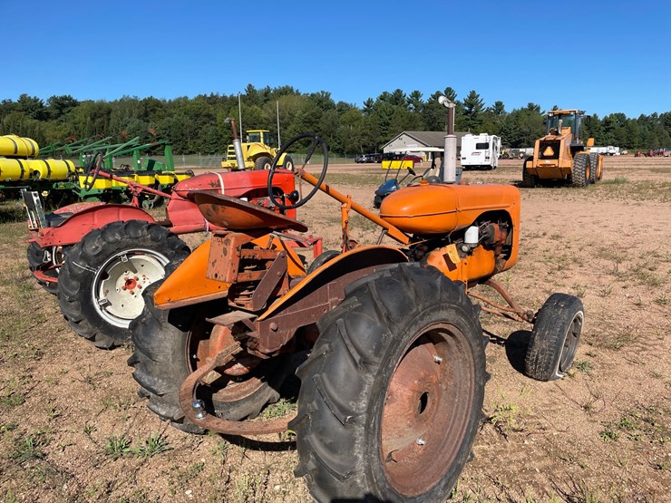 #1950-•-allis-chalmers-b-wide-tractor-image-9
