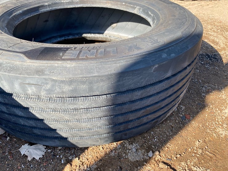 #6973-•-(1)-michelin-x-line-energy-295/60-r-22.5-commercial-truck-tire-image-3