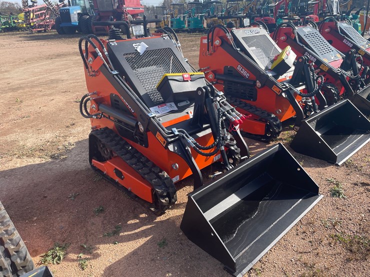 #3210-•-2026-skid-steer-loader-image-3