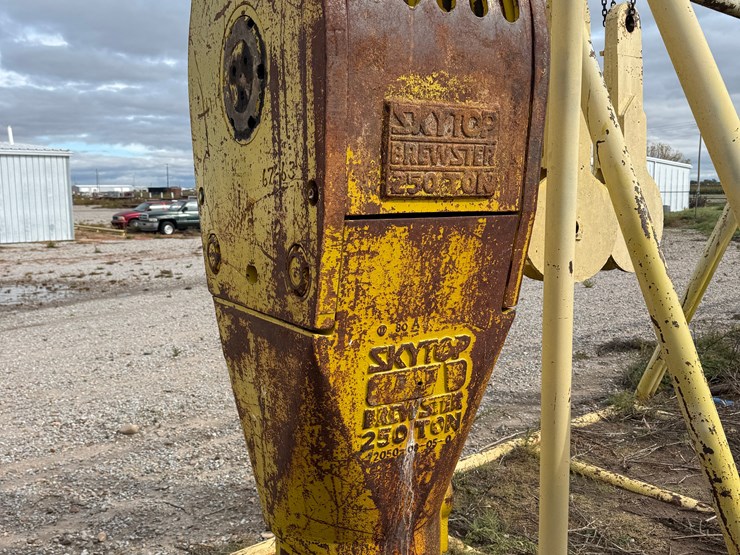 skytop-brewster-250-ton-5-sheave-block-image-3