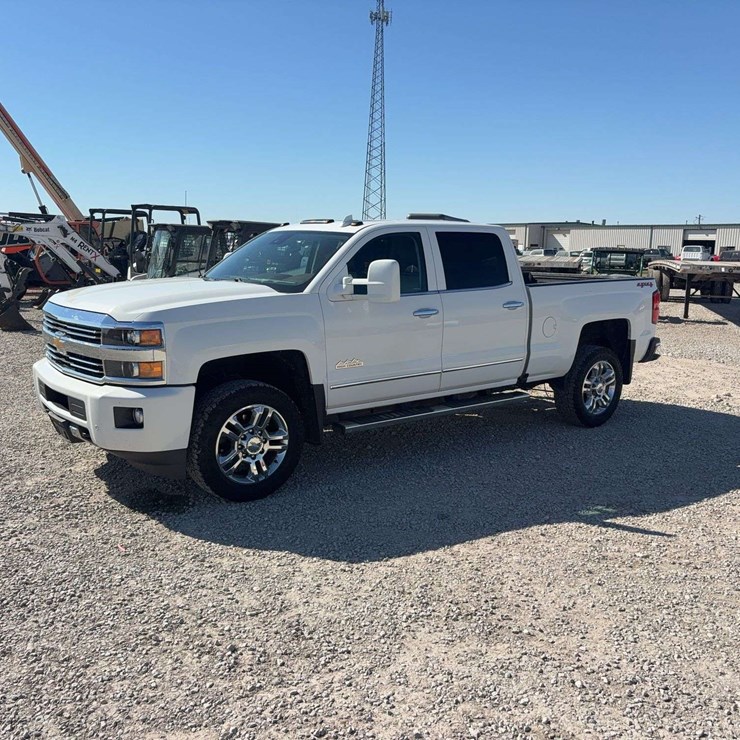 2016 Chevrolet 2500 Silverado High Country Pick Up Truck, 263,460 miles, Gas 6.0L, 5th Wheel Rails, Rear Sliding Windows, Sun Roof, LT275/60R20, Bluetooth, Heated/Cooled Seats, Rear Sliding Window, VIN- 1GC1KXEG8GF173835