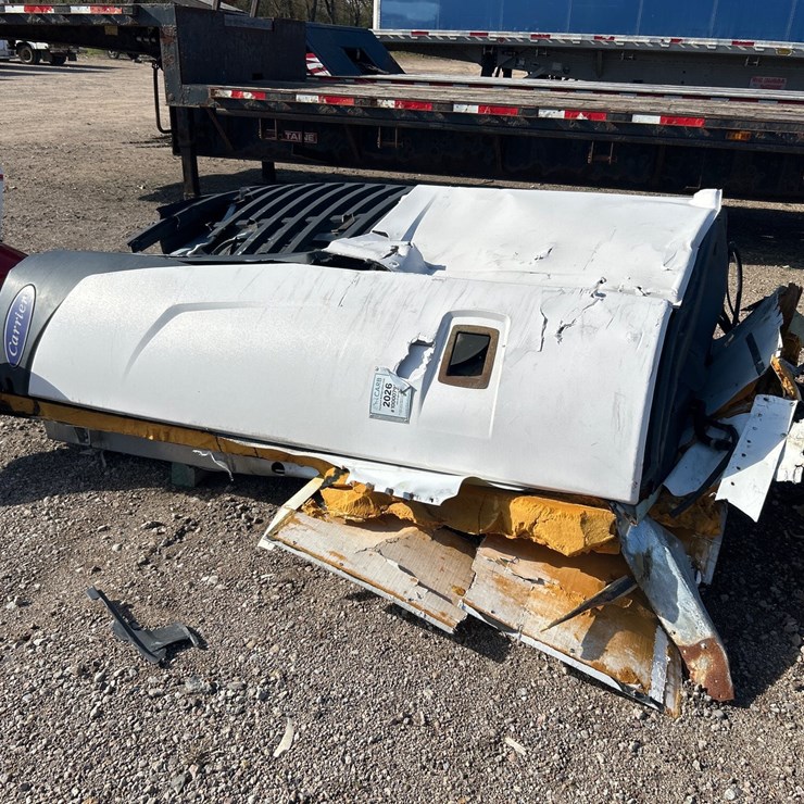#6945 • (1) Carrier 7500 X4 Transport Refrigeration Unit Housing