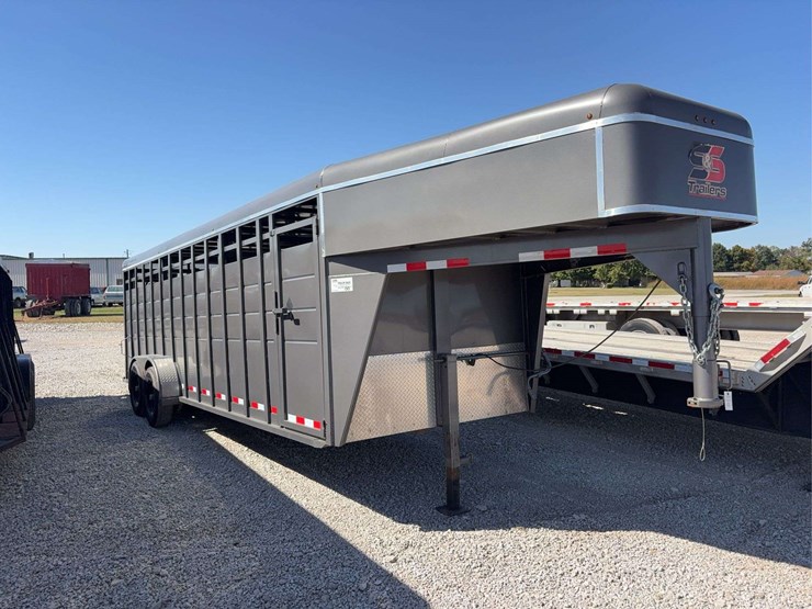 2021-s&s-livestock-trailer-24ft,-2-cut-gates,-st235/80r16-tires,-gvwr:-14,000lbs,-vin#-4s9gl2420na521465-image-1