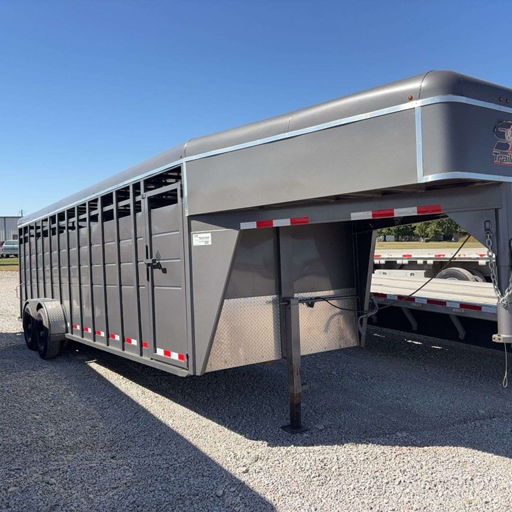 2021 S&S Livestock trailer 24ft, 2 cut gates, ST235/80R16 tires, GVWR: 14,000LBS, VIN# 4S9GL2420NA521465