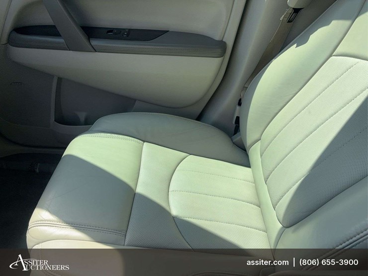 2015-buick-enclave-image-17