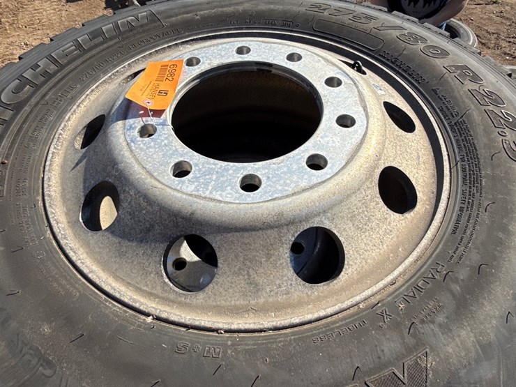 #6982-•-(5)-commercial-truck-tires-with-aluminum-rims-image-5