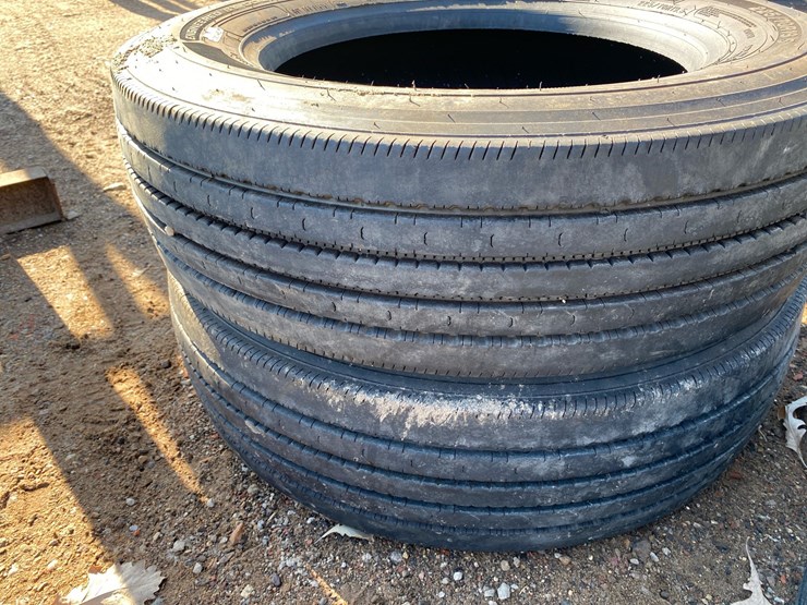 #6969-•-(2)-roadmaster-rm170+-225/70r19.5-commercial-truck-tires-image-6