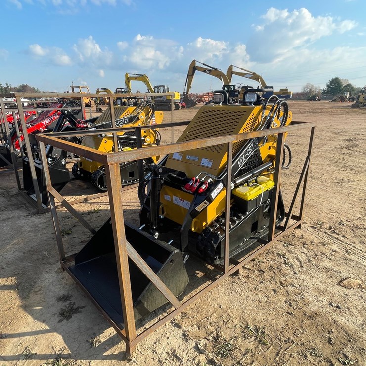 #3239 • AGT MX-CRT23 Compact Track Loader