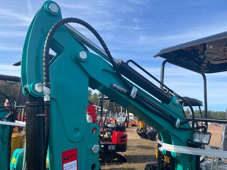 #3229-•-2026-cfg-kv16r-mini-excavator-image-16