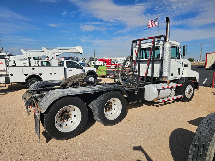 1995-mack-ch613-image-3