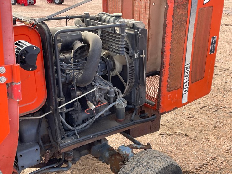 #1019-•-kubota-f2400-4wd-tractor-with-attachments-image-37