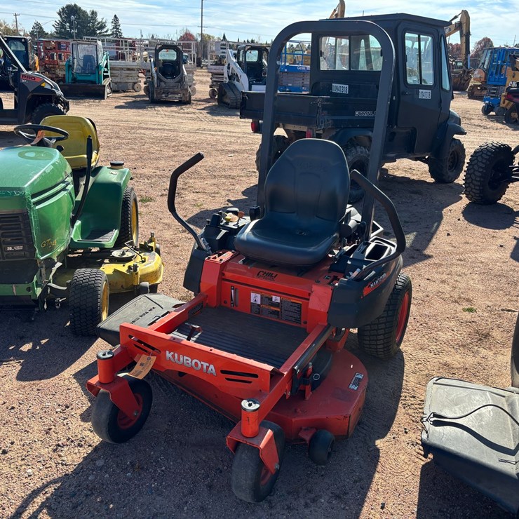 #1926 • Kubota Z122R Zero Turn Lawn Mower