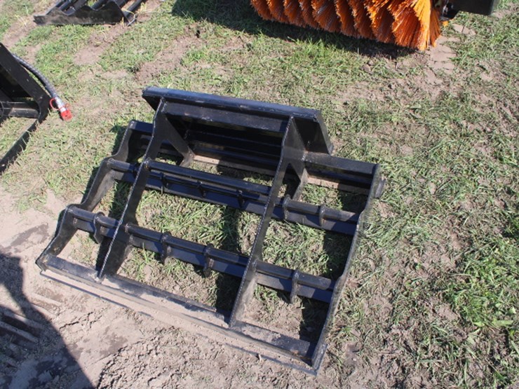 #586-•-mini-skid-steer-land-leveler-image-1