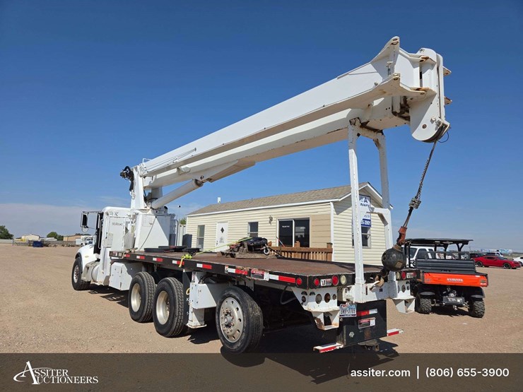 2006-peterbilt-335-image-5