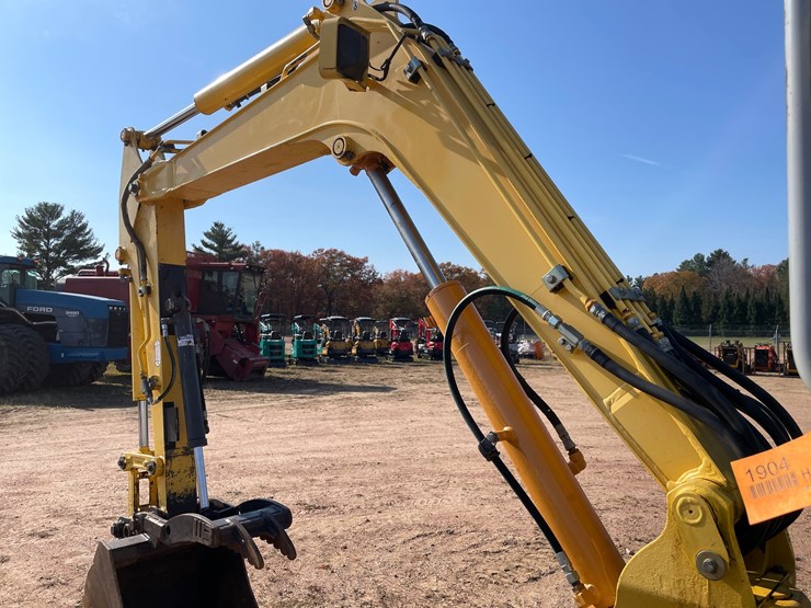#1904-•-2011-new-holland-e50b-midi-excavator-image-36