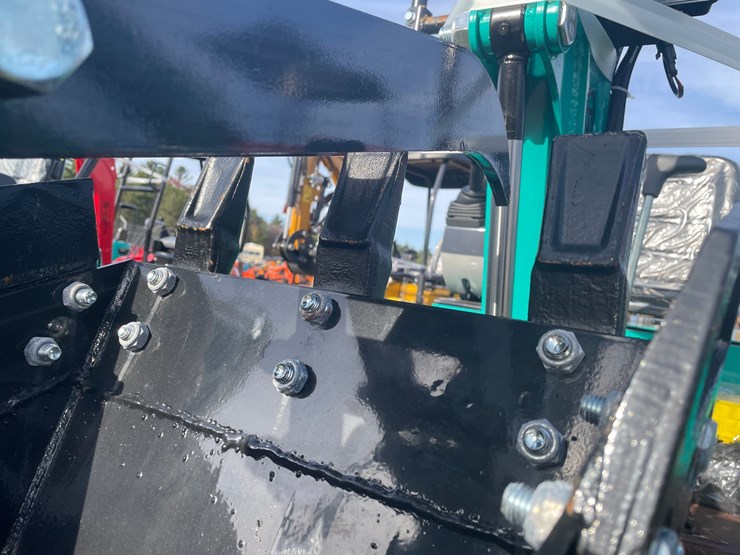#3229-•-2026-cfg-kv16r-mini-excavator-image-13